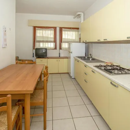 Apartment In -ro- With Kitchen *