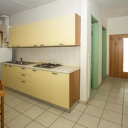 In -ro- With Kitchen Apartment