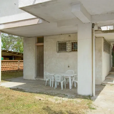 In -ro- With Kitchen Apartment *